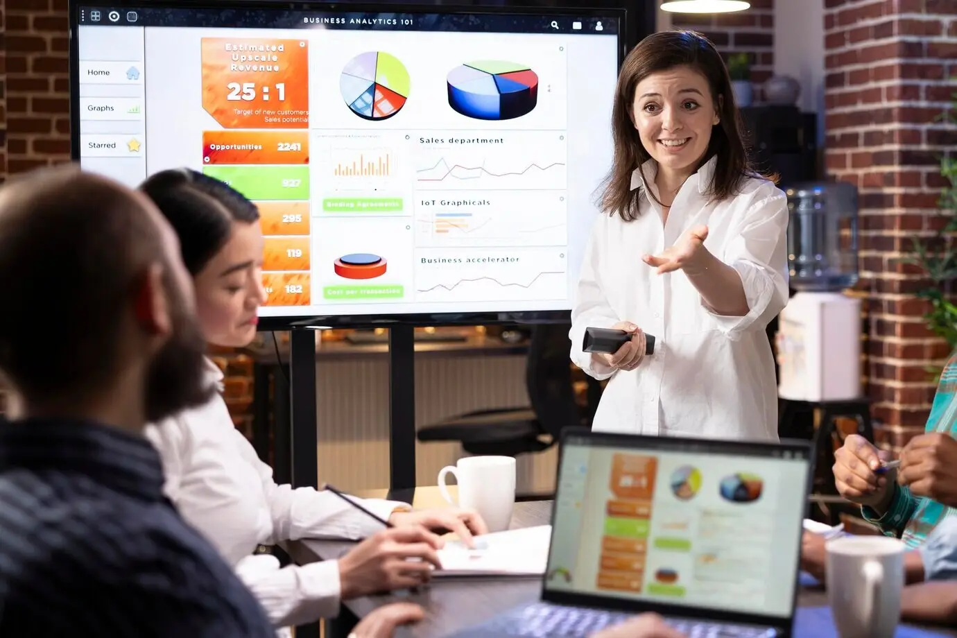 Пожалуйста, пришлите исходный текст описания, которое нужно перефразировать.